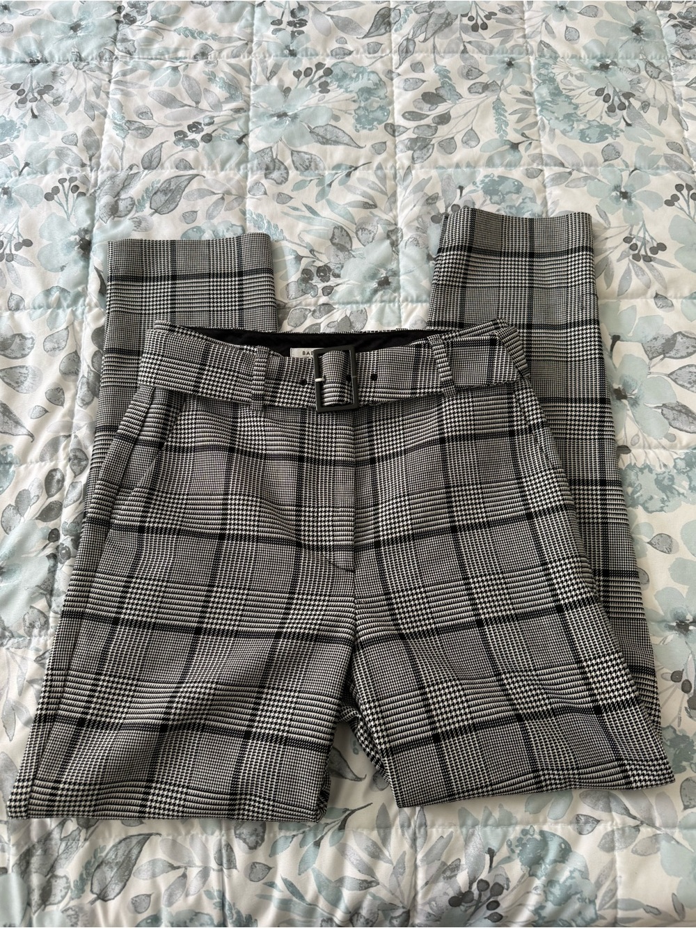 Aritzia Babaton Plaid White Black High-Waist Cropped Trousers with Belt